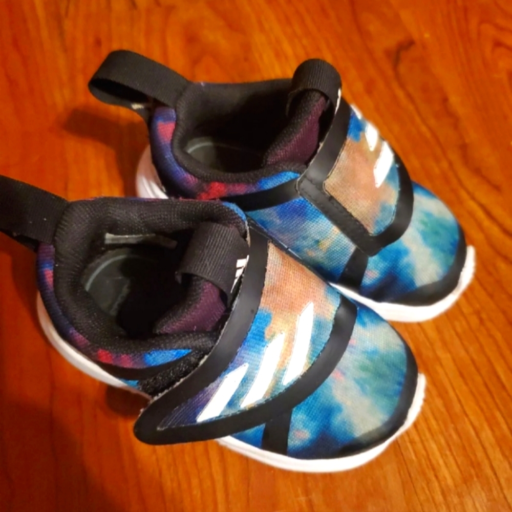 Adidas size 5 toddler shoes
